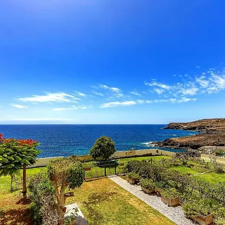 Ocean Breeze Apartment